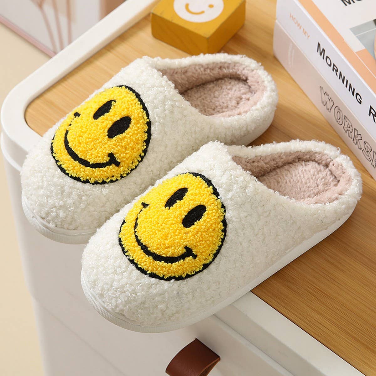 HappyStep™ - Plush Smile Slippers