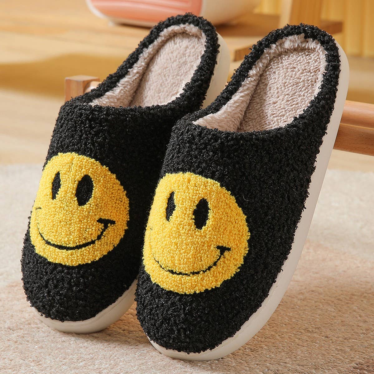 HappyStep™ - Plush Smile Slippers